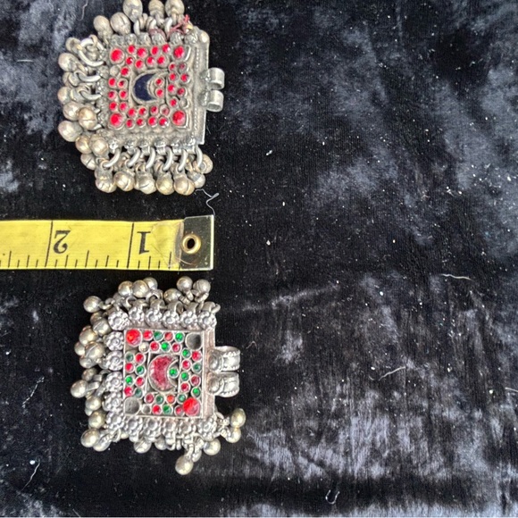2 SQUARE VINTAGE KUCHI PENDANTS - Picture 4 of 5